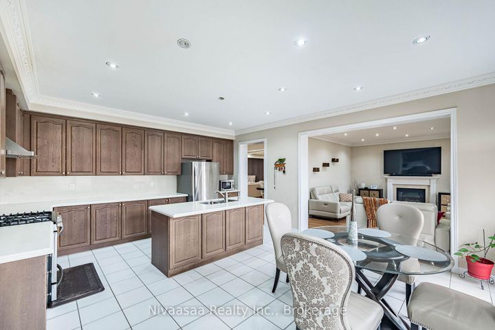 Photo 14 at 15 Picasso Drive, Bram East, Brampton