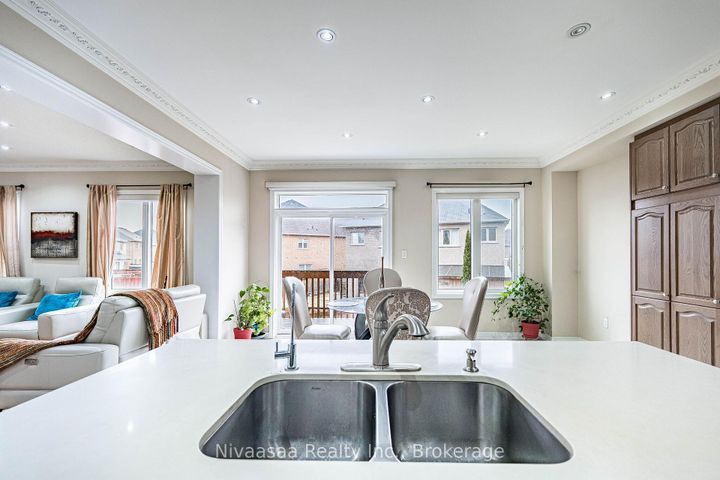 Photo 17 at 15 Picasso Drive, Bram East, Brampton