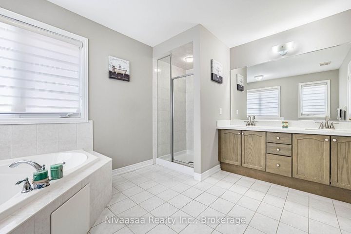 Photo 22 at 15 Picasso Drive, Bram East, Brampton