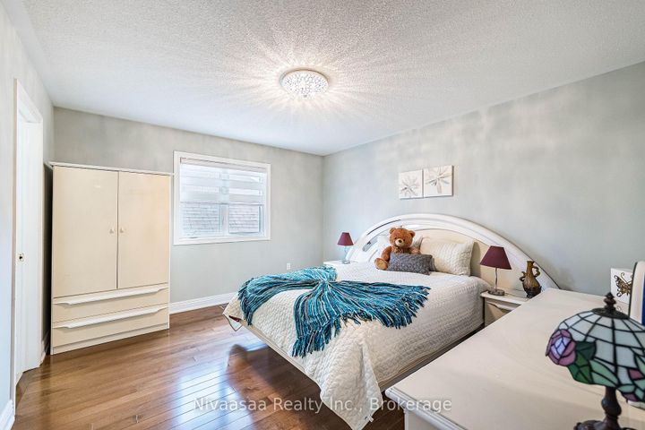 Photo 24 at 15 Picasso Drive, Bram East, Brampton