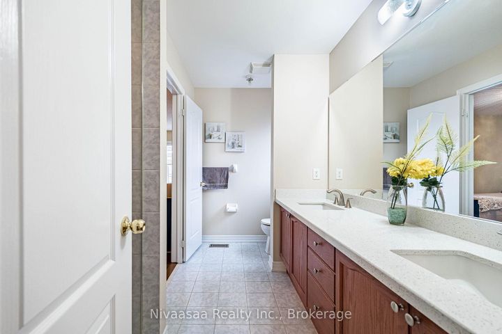 Photo 26 at 15 Picasso Drive, Bram East, Brampton