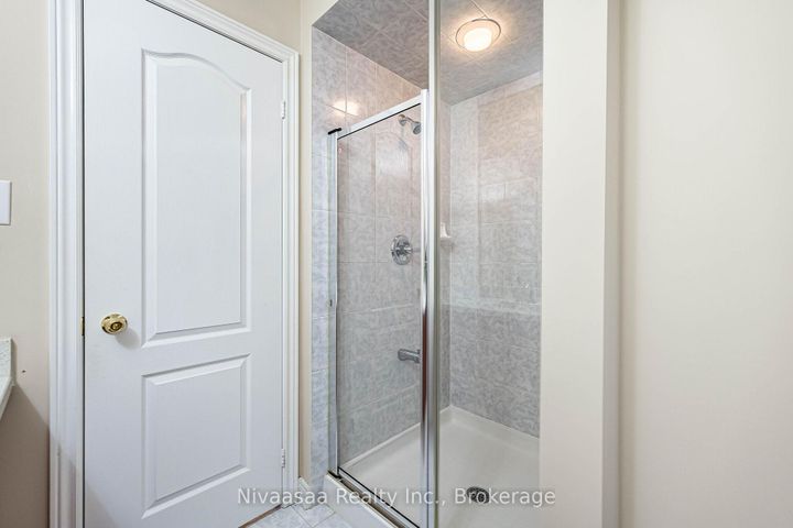 Photo 27 at 15 Picasso Drive, Bram East, Brampton