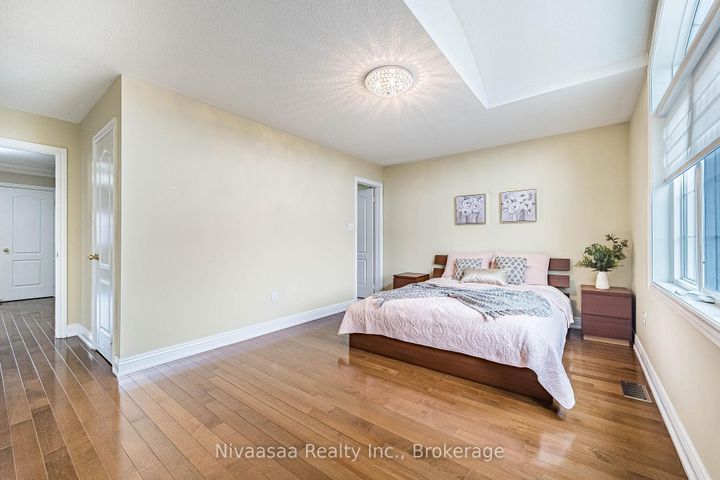 Photo 31 at 15 Picasso Drive, Bram East, Brampton