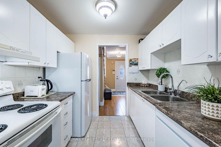 Photo 11 at 1 Northgate Boulevard, Westgate, Brampton