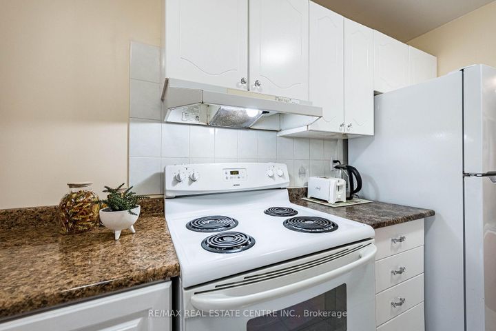 Photo 13 at 1 Northgate Boulevard, Westgate, Brampton