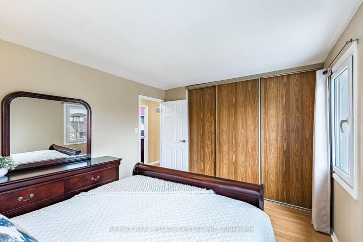 Photo 15 at 1 Northgate Boulevard, Westgate, Brampton