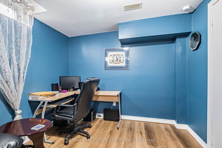 Photo 24 at 1 Northgate Boulevard, Westgate, Brampton