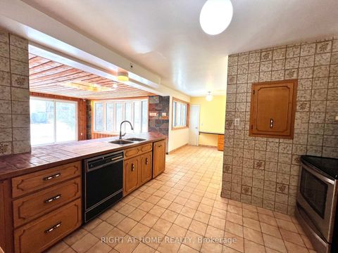 Photo 13 at 77 Riverside Boulevard, Uplands, Vaughan