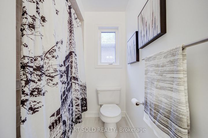 Photo 32 at 9 Mariposa Avenue, Rouge Woods, Richmond Hill