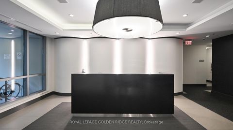 Photo 3 at 224 - 377 Madison Avenue, Casa Loma, Toronto