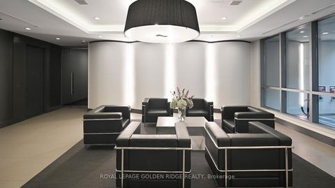 Photo 7 at 224 - 377 Madison Avenue, Casa Loma, Toronto