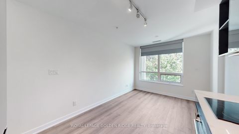 Photo 11 at 224 - 377 Madison Avenue, Casa Loma, Toronto