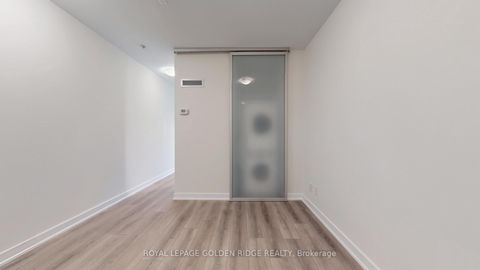 Photo 18 at 224 - 377 Madison Avenue, Casa Loma, Toronto