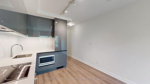 Photo 19 at 224 - 377 Madison Avenue, Casa Loma, Toronto