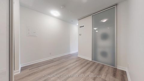 Photo 20 at 224 - 377 Madison Avenue, Casa Loma, Toronto