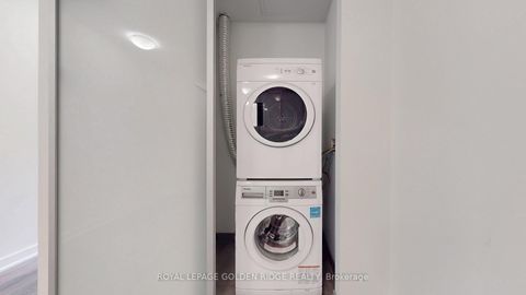 Photo 27 at 224 - 377 Madison Avenue, Casa Loma, Toronto