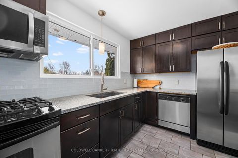 Photo 2 at 8 Charlbrook Avenue, Cundles East, Barrie