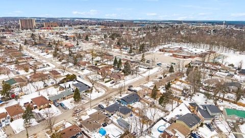 Photo 38 at 8 Charlbrook Avenue, Cundles East, Barrie