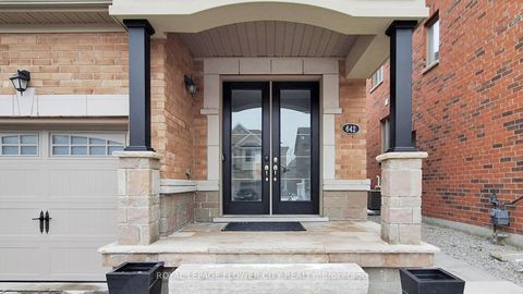 Photo 2 at 642 Sweetwater Crescent, Glenway Estates, Newmarket