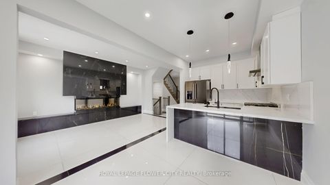 Photo 9 at 642 Sweetwater Crescent, Glenway Estates, Newmarket