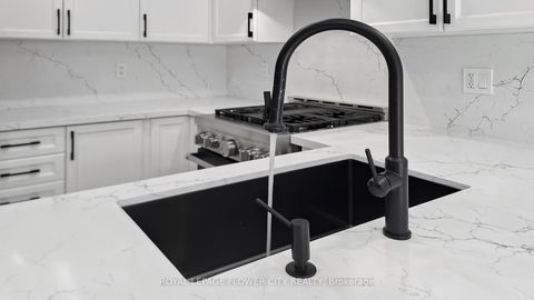 Photo 13 at 642 Sweetwater Crescent, Glenway Estates, Newmarket