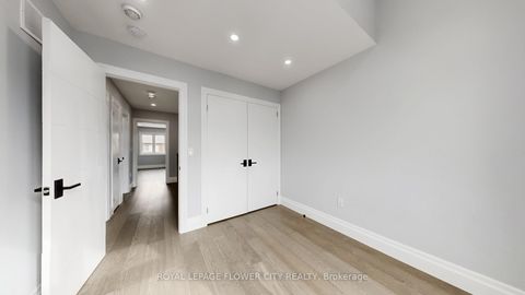 Photo 34 at 642 Sweetwater Crescent, Glenway Estates, Newmarket