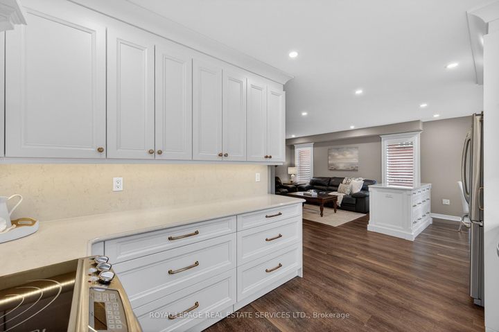 Photo 11 at 2393 Ennerdale Road, RO River Oaks, Oakville