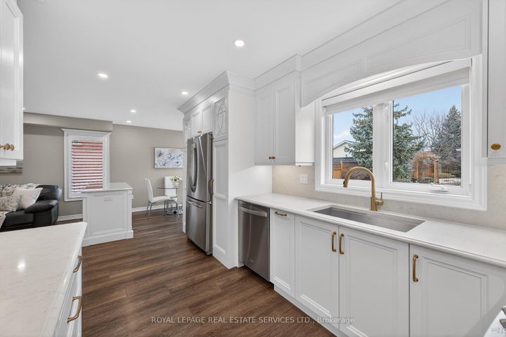 Photo 12 at 2393 Ennerdale Road, RO River Oaks, Oakville