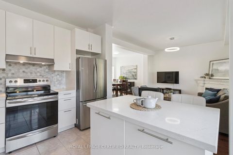 Photo 14 at 1 - 530 Driftcurrent Drive, Hurontario, Mississauga