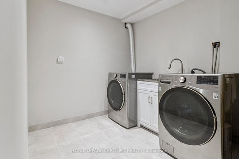 Photo 17 at 1 - 530 Driftcurrent Drive, Hurontario, Mississauga