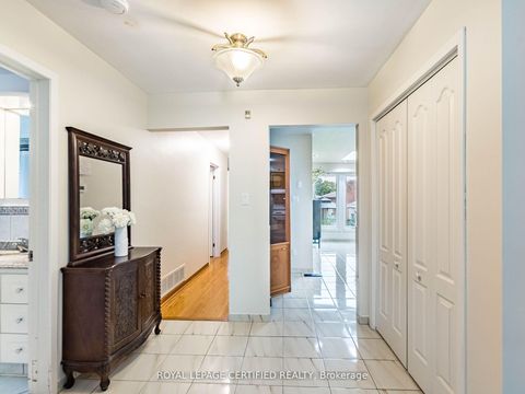Photo 5 at 7497 Middleshire Drive, Malton, Mississauga