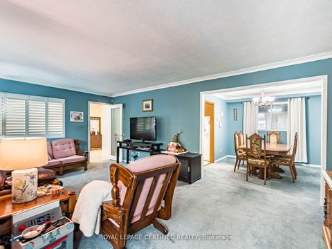 Photo 16 at 7497 Middleshire Drive, Malton, Mississauga