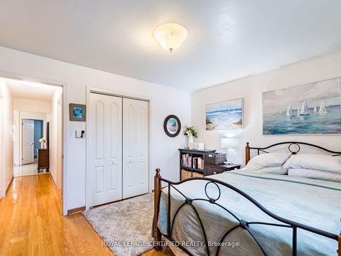 Photo 20 at 7497 Middleshire Drive, Malton, Mississauga