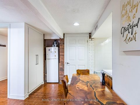 Photo 30 at 7497 Middleshire Drive, Malton, Mississauga