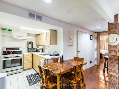 Photo 31 at 7497 Middleshire Drive, Malton, Mississauga