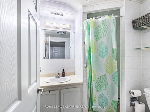 Photo 35 at 7497 Middleshire Drive, Malton, Mississauga