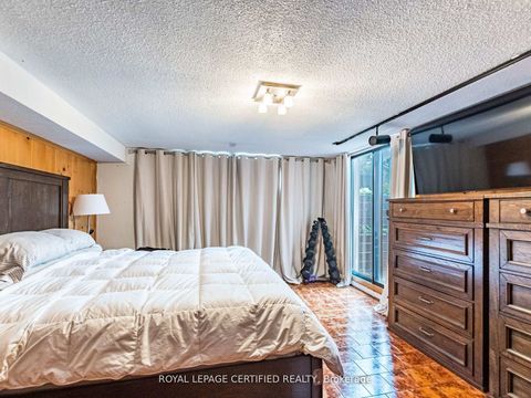 Photo 37 at 7497 Middleshire Drive, Malton, Mississauga