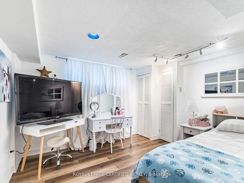 Photo 43 at 7497 Middleshire Drive, Malton, Mississauga