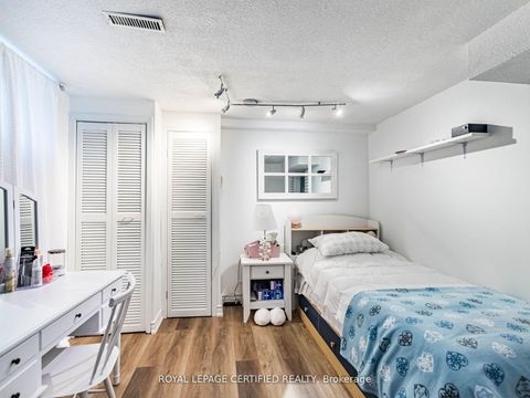 Photo 44 at 7497 Middleshire Drive, Malton, Mississauga