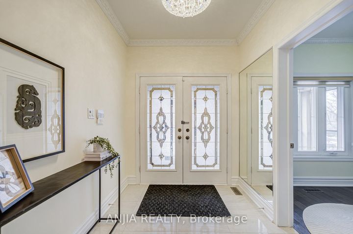 Photo 3 at 91 Reansbury Crescent, Cachet, Markham