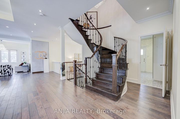 Photo 5 at 91 Reansbury Crescent, Cachet, Markham