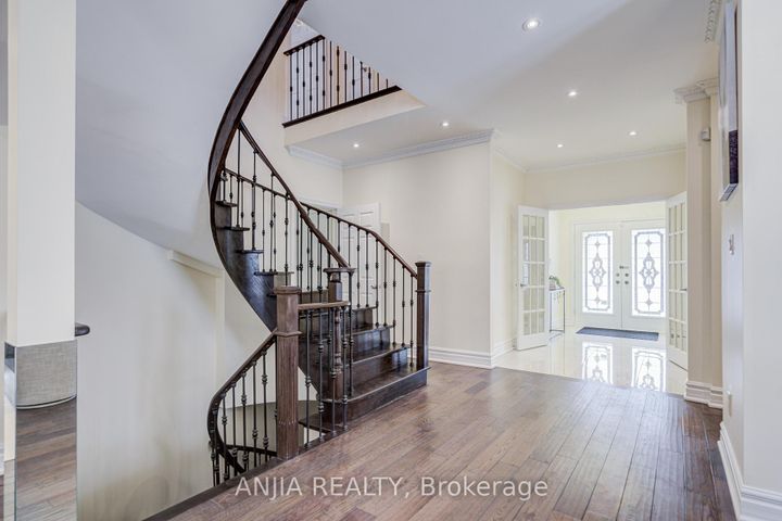 Photo 6 at 91 Reansbury Crescent, Cachet, Markham