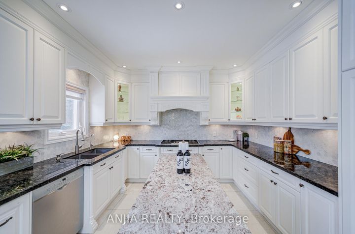 Photo 17 at 91 Reansbury Crescent, Cachet, Markham