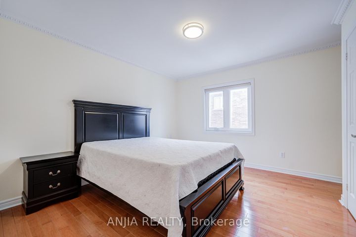 Photo 33 at 91 Reansbury Crescent, Cachet, Markham