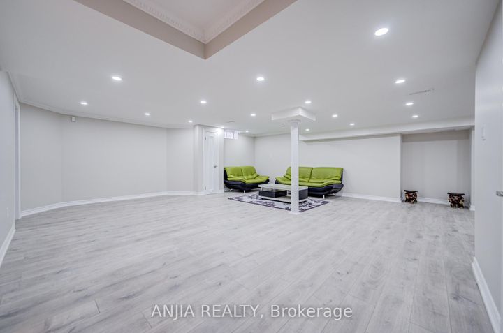 Photo 35 at 91 Reansbury Crescent, Cachet, Markham