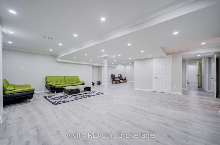 Photo 36 at 91 Reansbury Crescent, Cachet, Markham