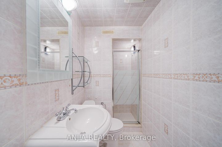 Photo 43 at 91 Reansbury Crescent, Cachet, Markham