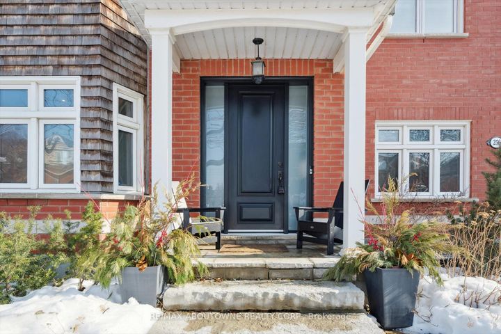 Photo 3 at 256 Lexington Road, RO River Oaks, Oakville