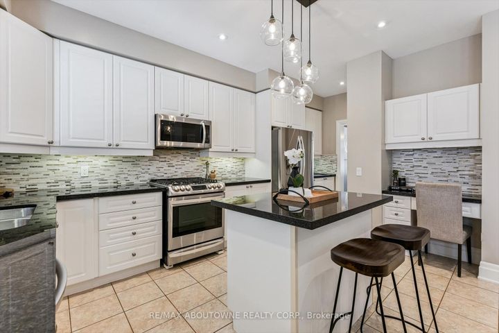 Photo 13 at 256 Lexington Road, RO River Oaks, Oakville