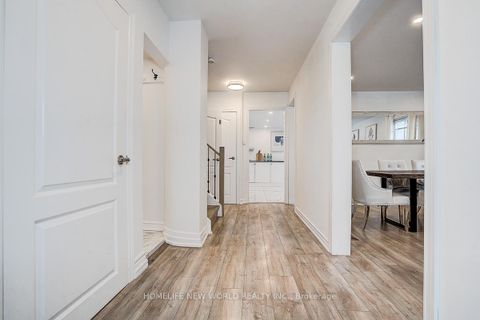 Photo 12 at 715 Irwin Crescent, Leslie Valley, Newmarket